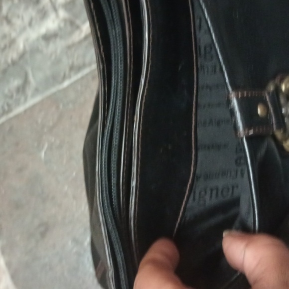 Vintage Black leather Etienne aigner purse - Picture 4 of 7